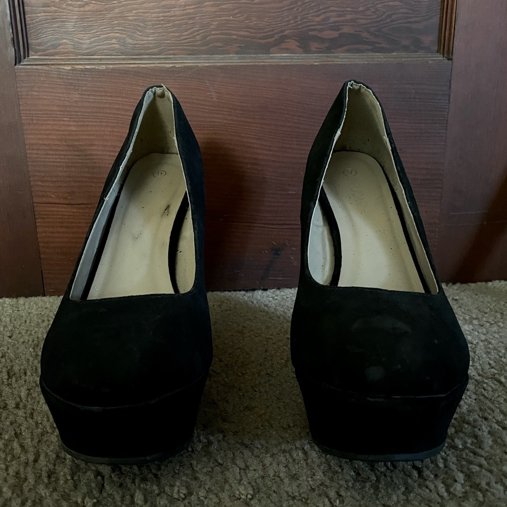 Black Wedges